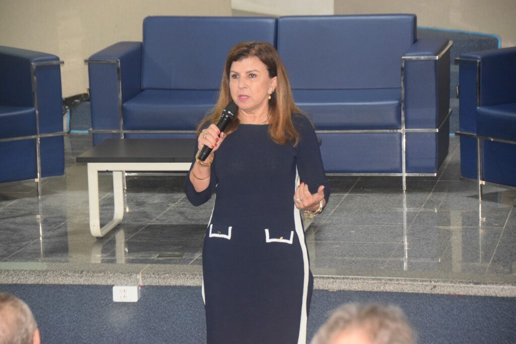 Themis Maria de Carvalho enfatizou que a pressão da vida contemporânea pode influir na saúde mental