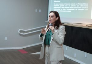 SÃO LUÍS – Promotora de justiça ministra palestra para oficiais da PMMA