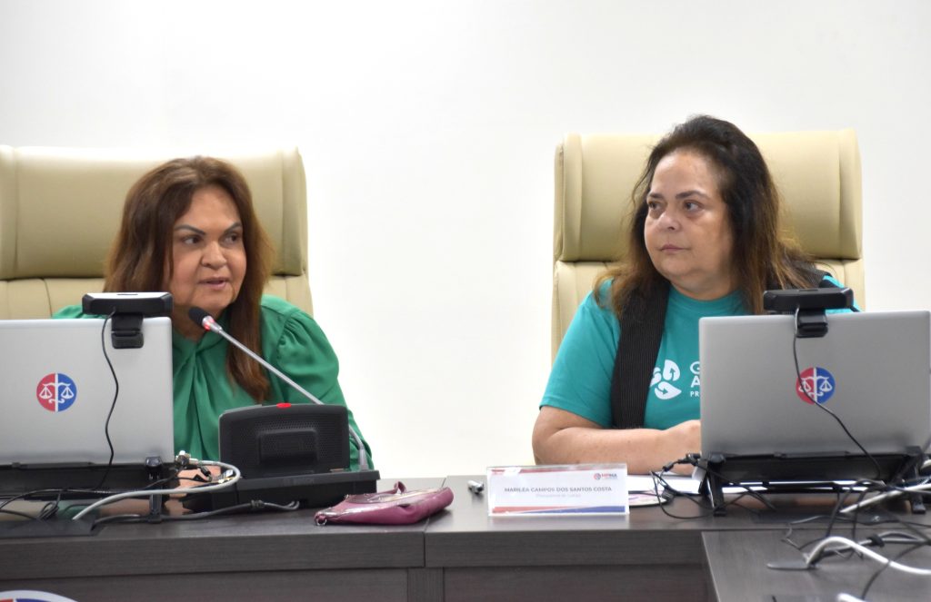 Regina Leite e Mariléa dos Santos Costa abriram a reunião
