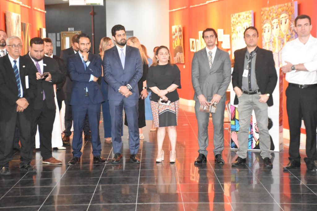 Público acompanhou a apresentação da obra