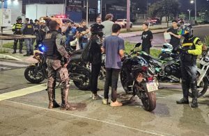 SÃO LUÍS – Operação Rolezinho apreende 15 veículos na Avenida dos Holandeses